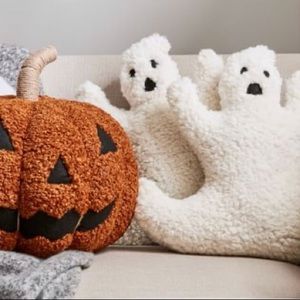 New pottery barn ghost-shaped Sherpa pillow 15x13 Halloween AUTHENTIC PB